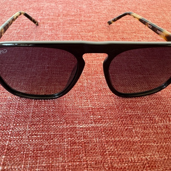 WMP Modern One Tortoise Sunglasses. NWT. With Lint Free Bag for storage - Picture 2 of 8
